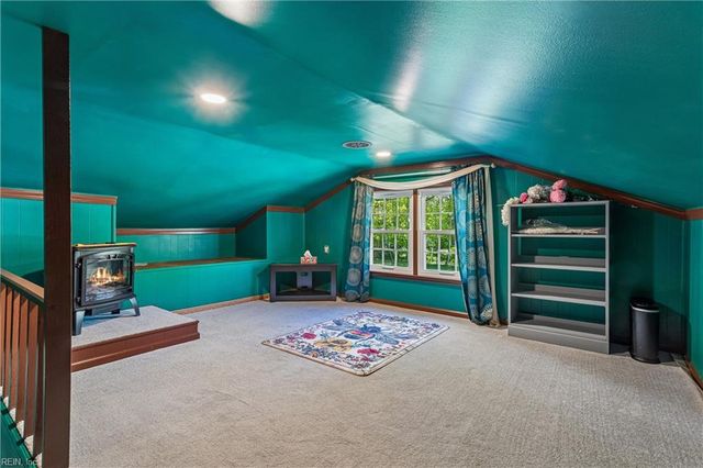 101 Azalea DR, Yorktown, VA 23692