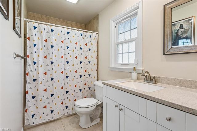 101 Azalea DR, Yorktown, VA 23692