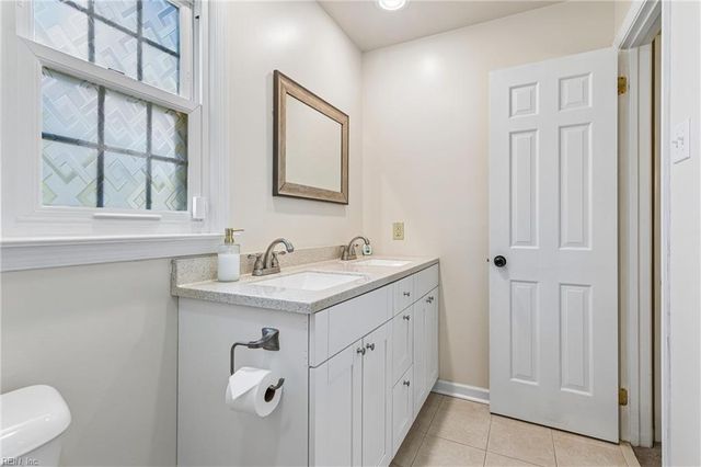 101 Azalea DR, Yorktown, VA 23692