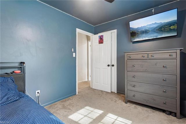 101 Azalea DR, Yorktown, VA 23692