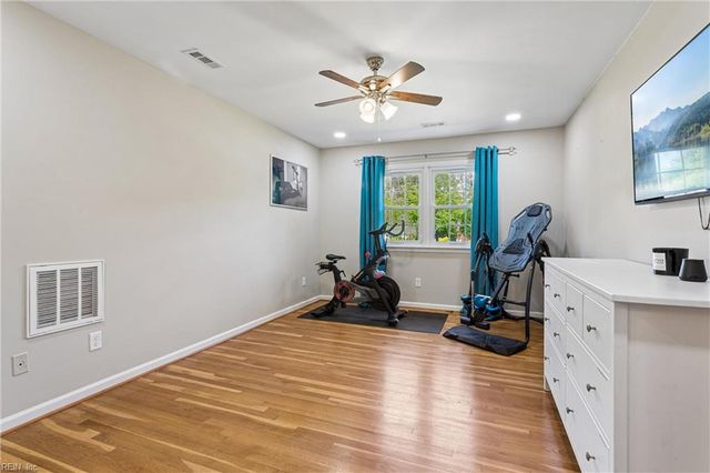 101 Azalea DR, Yorktown, VA 23692