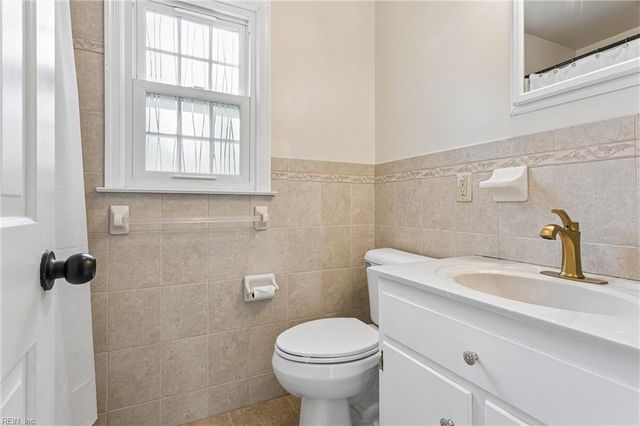 101 Azalea DR, Yorktown, VA 23692