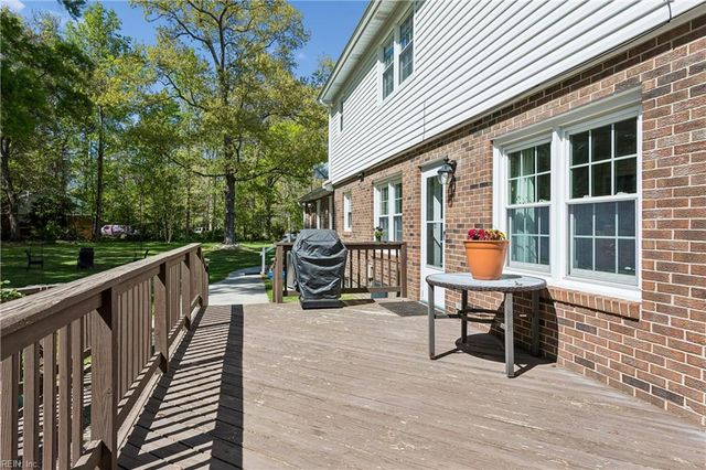 101 Azalea DR, Yorktown, VA 23692