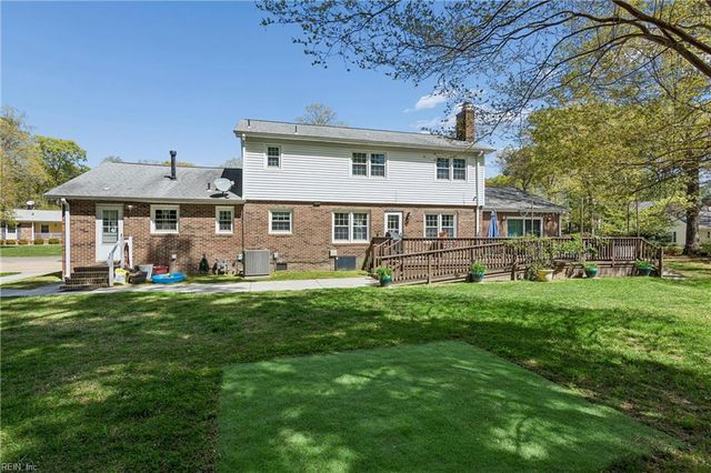 101 Azalea DR, Yorktown, VA 23692