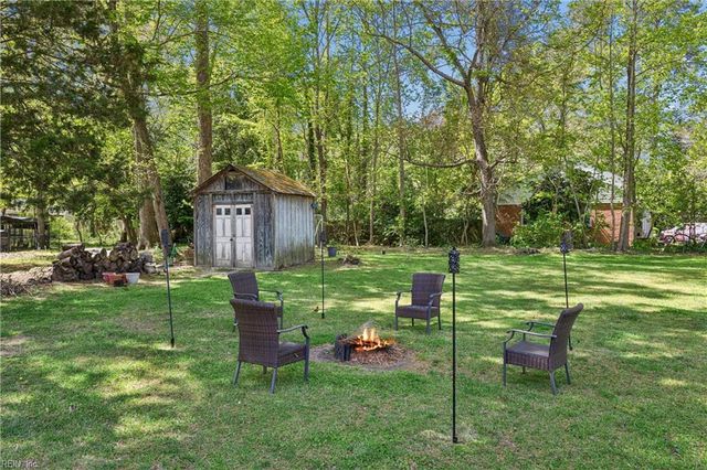 101 Azalea DR, Yorktown, VA 23692