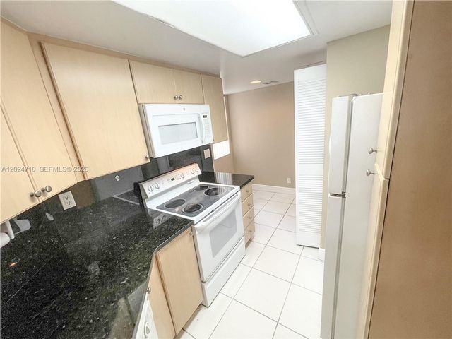 2829 N Course Dr 104, Pompano Beach, FL 33069