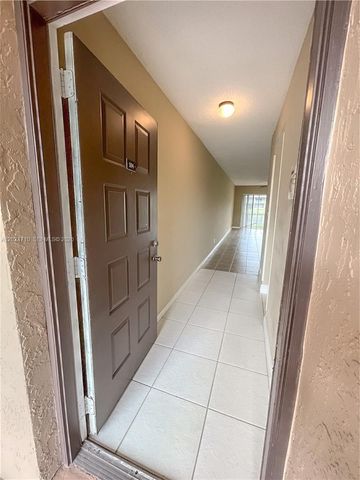 2829 N Course Dr 104, Pompano Beach, FL 33069