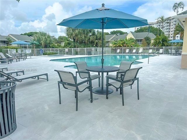 2829 N Course Dr 104, Pompano Beach, FL 33069