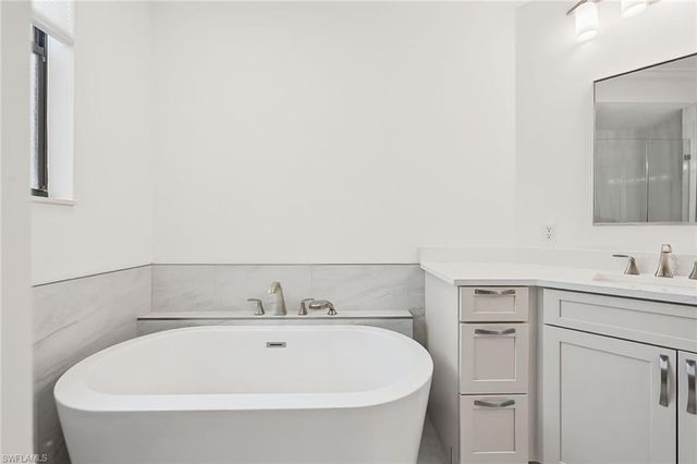 7024 Pelican Bay BLVD 201, Naples, FL 34108