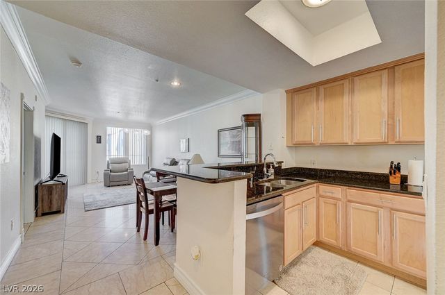 260 East Flamingo Road 304, Las Vegas, NV 89169