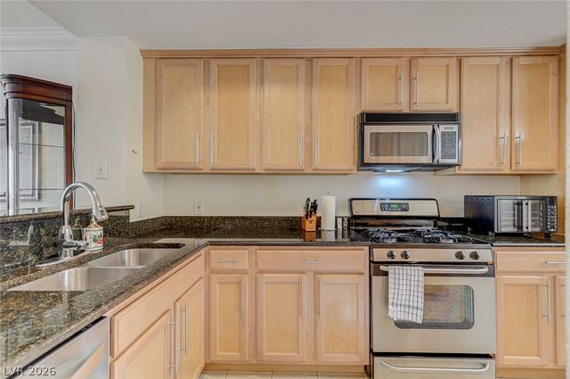 260 East Flamingo Road 304, Las Vegas, NV 89169