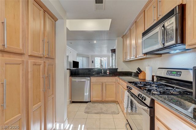 260 East Flamingo Road 304, Las Vegas, NV 89169