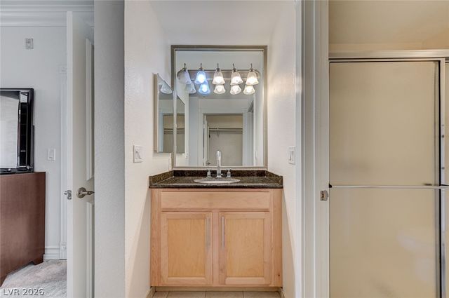 260 East Flamingo Road 304, Las Vegas, NV 89169