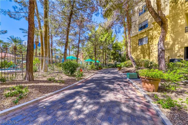 260 East Flamingo Road 304, Las Vegas, NV 89169
