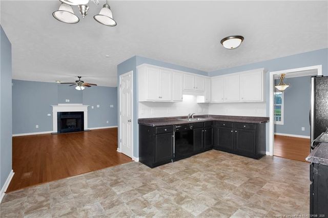 188 Fallingleaf Drive, Raeford, NC 28376