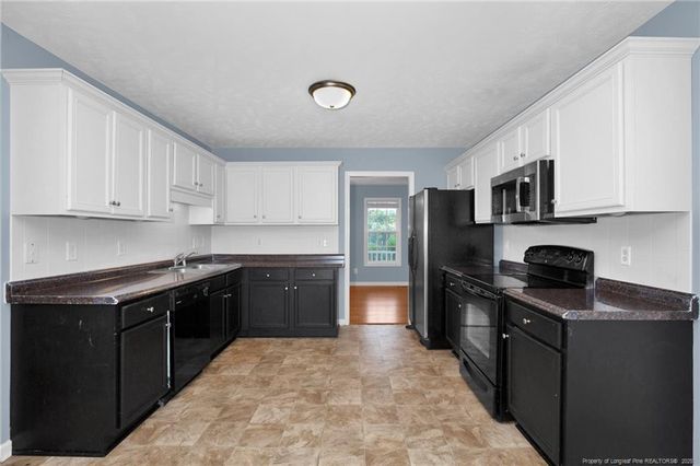 188 Fallingleaf Drive, Raeford, NC 28376