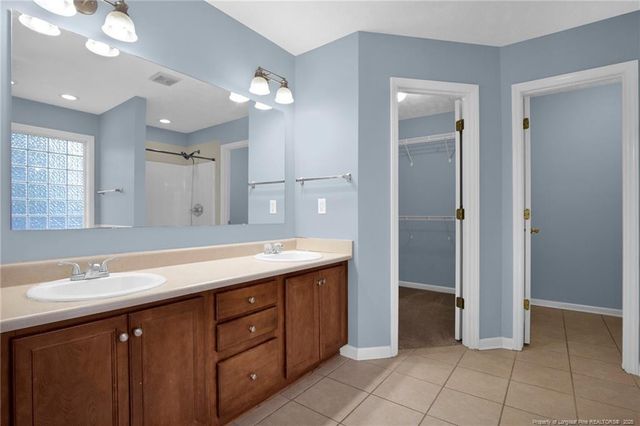 188 Fallingleaf Drive, Raeford, NC 28376