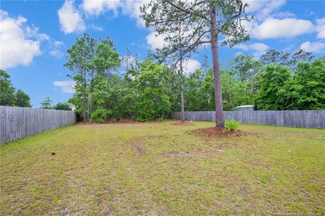 188 Fallingleaf Drive, Raeford, NC 28376