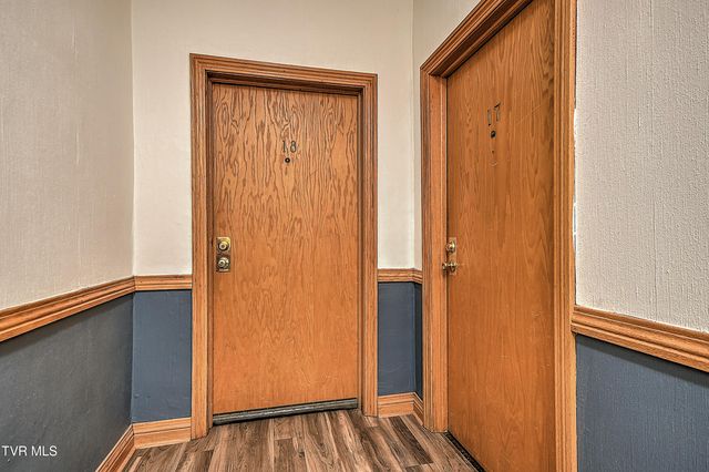 701 West Locust Street Apt 17, Johnson City, TN 37604