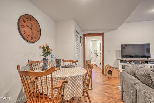 701 West Locust Street Apt 17, Johnson City, TN 37604