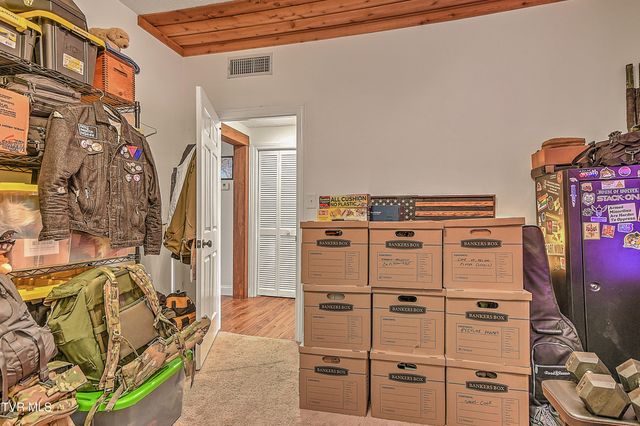 701 West Locust Street Apt 17, Johnson City, TN 37604