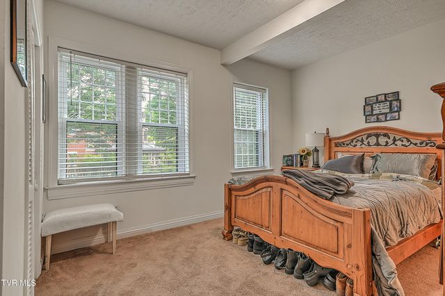 701 West Locust Street Apt 17, Johnson City, TN 37604
