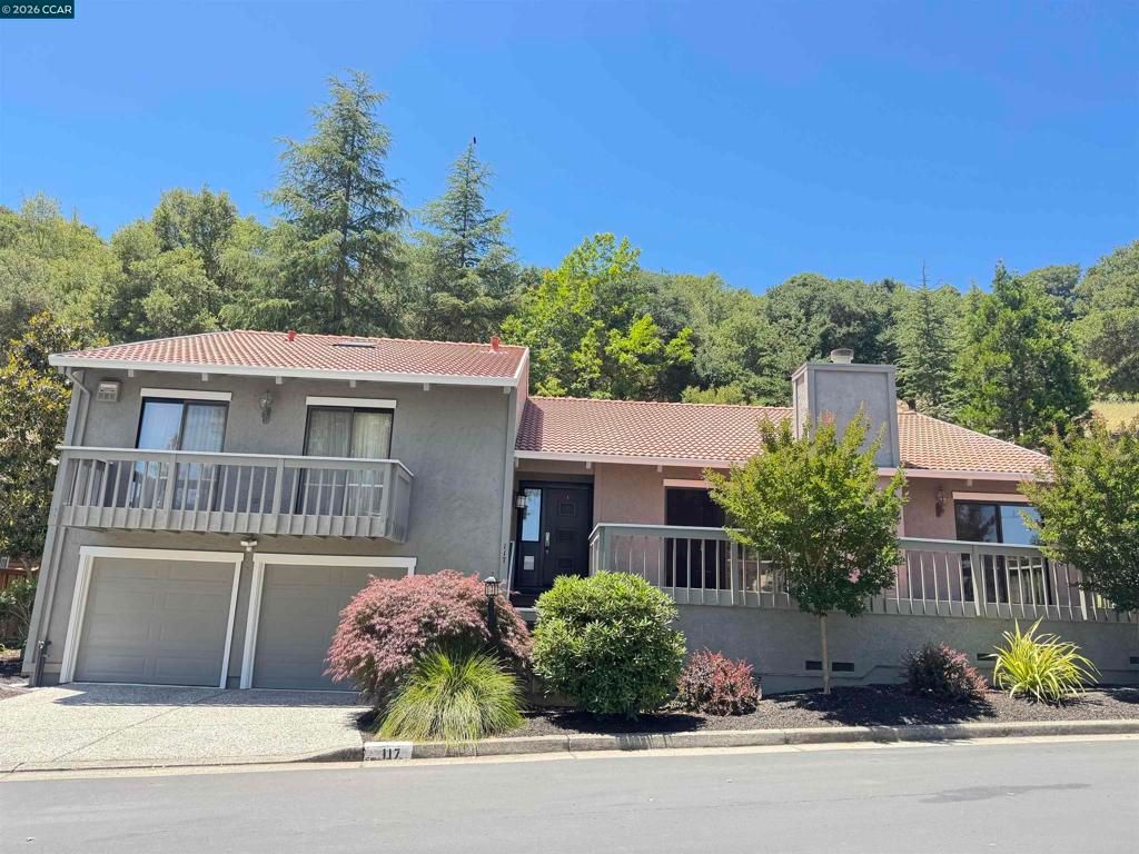 Image 1 of property listing at 117 Merion Terrace, Moraga, CA 94556