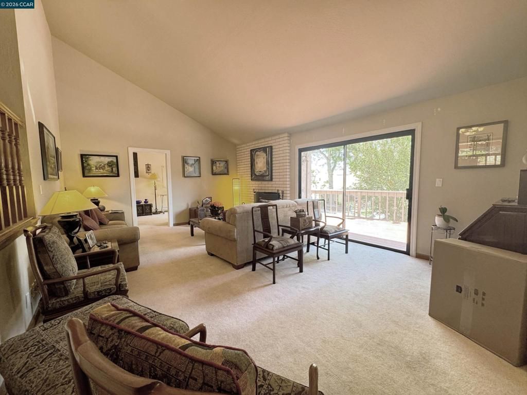 Image 2 of property listing at 117 Merion Terrace, Moraga, CA 94556
