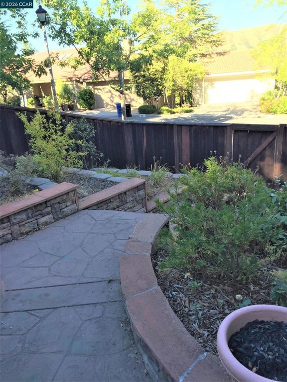 Image 7 of property listing at 117 Merion Terrace, Moraga, CA 94556