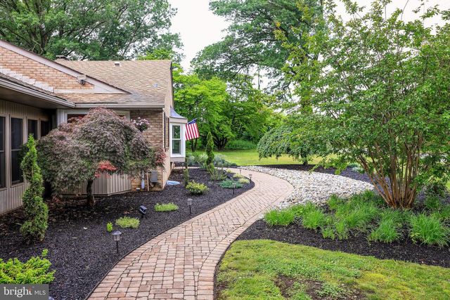 373 KINGS HWY, Swedesboro, NJ 08085