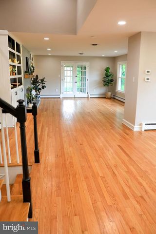 373 KINGS HWY, Swedesboro, NJ 08085