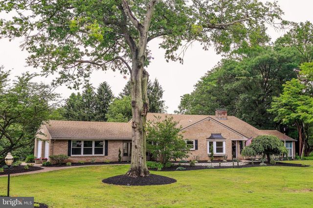 373 KINGS HWY, Swedesboro, NJ 08085