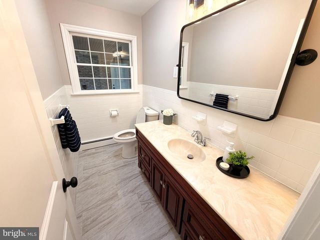 373 KINGS HWY, Swedesboro, NJ 08085