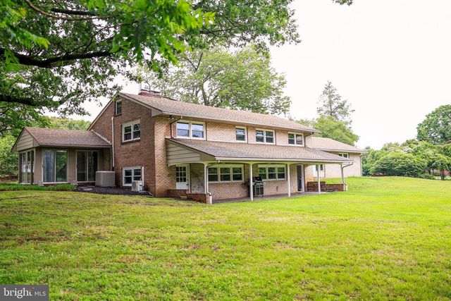 373 KINGS HWY, Swedesboro, NJ 08085