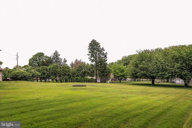 373 KINGS HWY, Swedesboro, NJ 08085