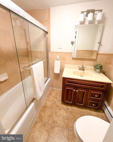 373 KINGS HWY, Swedesboro, NJ 08085
