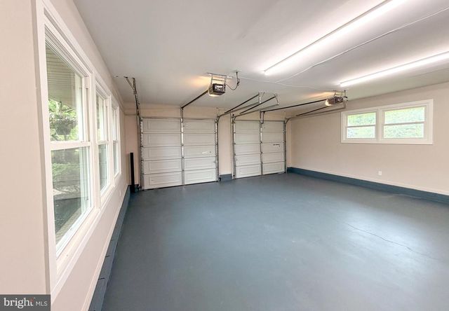 373 KINGS HWY, Swedesboro, NJ 08085