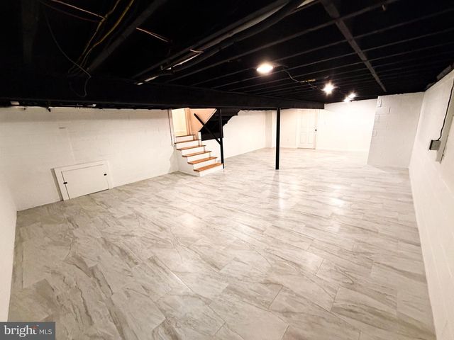 373 KINGS HWY, Swedesboro, NJ 08085