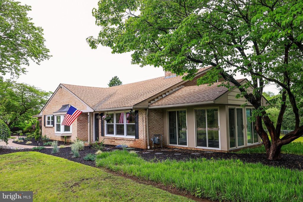 373 KINGS HWY, Swedesboro, NJ 08085