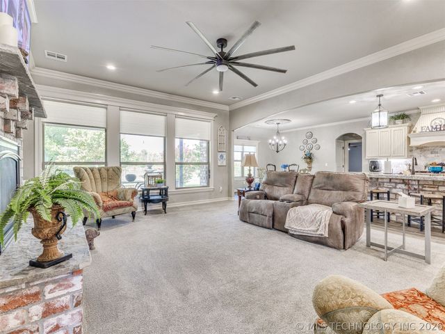 8018 N 144th Avenue E, Owasso, OK 74055