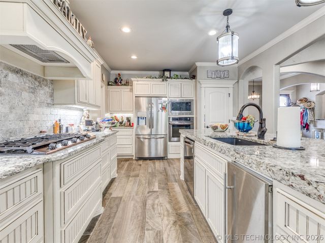 8018 N 144th Avenue E, Owasso, OK 74055
