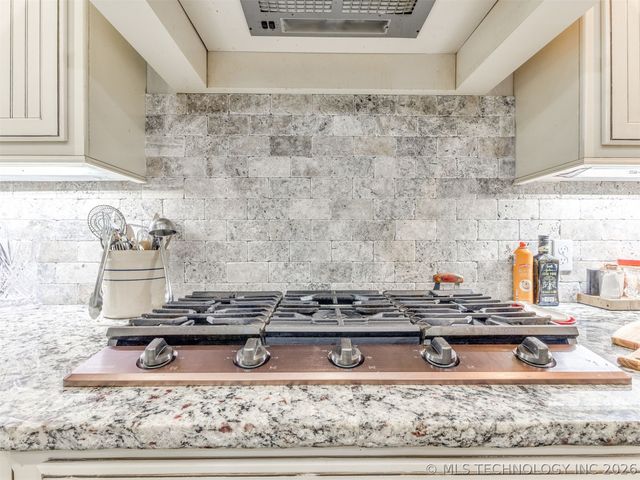 8018 N 144th Avenue E, Owasso, OK 74055