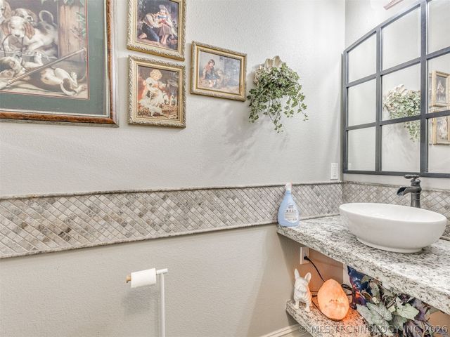 8018 N 144th Avenue E, Owasso, OK 74055