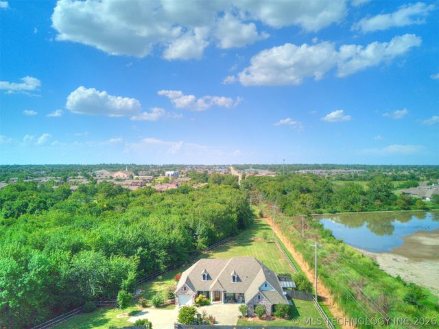 8018 N 144th Avenue E, Owasso, OK 74055