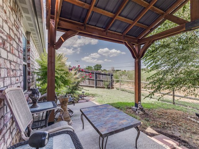 8018 N 144th Avenue E, Owasso, OK 74055