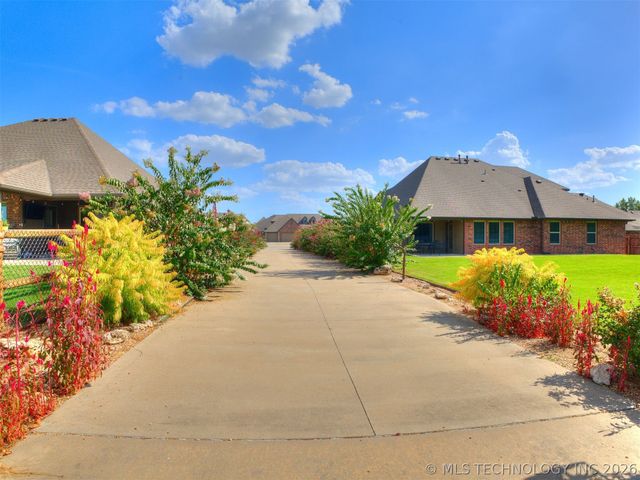 8018 N 144th Avenue E, Owasso, OK 74055
