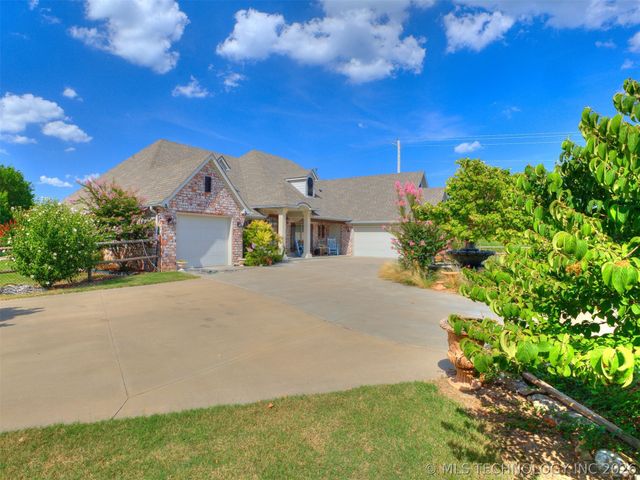 8018 N 144th Avenue E, Owasso, OK 74055