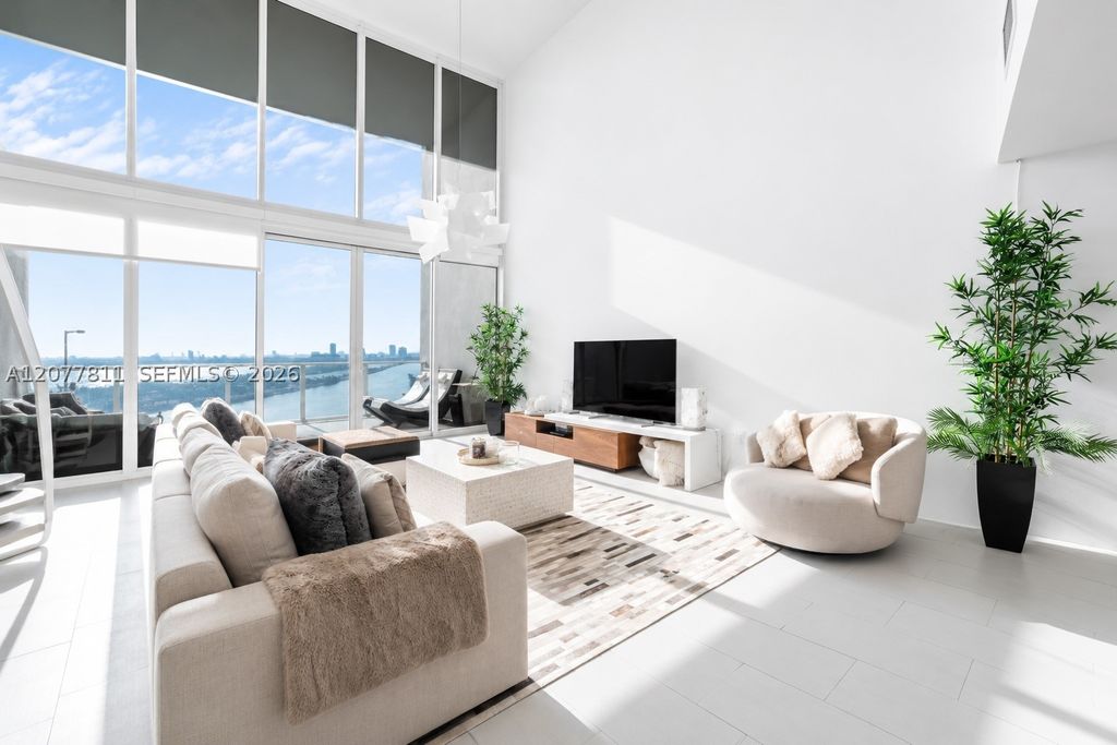 1040 Biscayne Blvd 3203, Miami, FL 33132