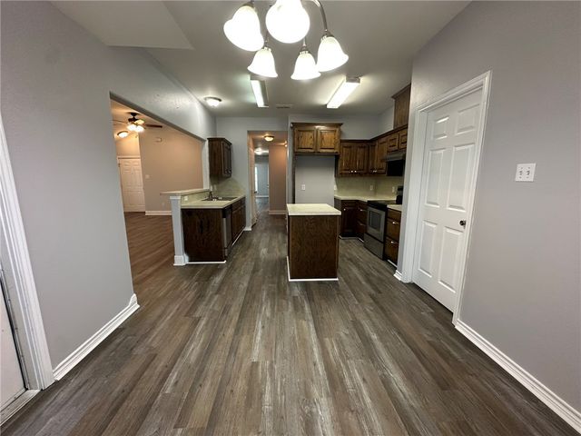 1993 Westwood Dr, Portland, TX 78374