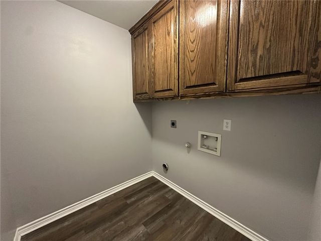 1993 Westwood Dr, Portland, TX 78374